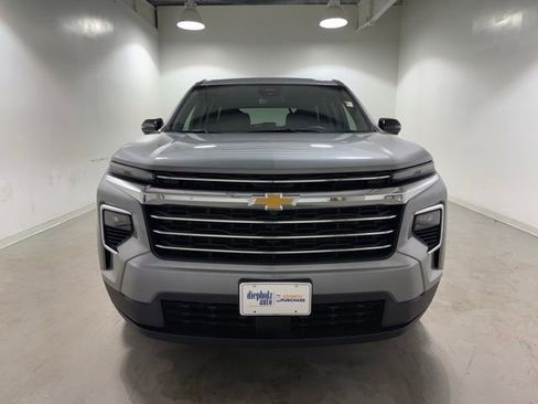 Certified 2024 Chevrolet Traverse LT FWD image 2