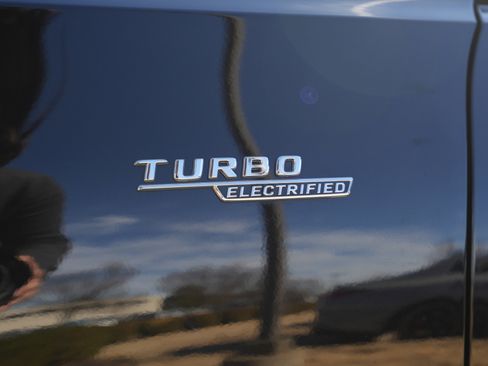 New 2026 Mercedes-Benz C 43 AMG 4MATIC Sedan image 13