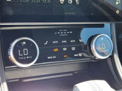 Certified 2024 Jaguar F-PACE R-Dynamic S image 20