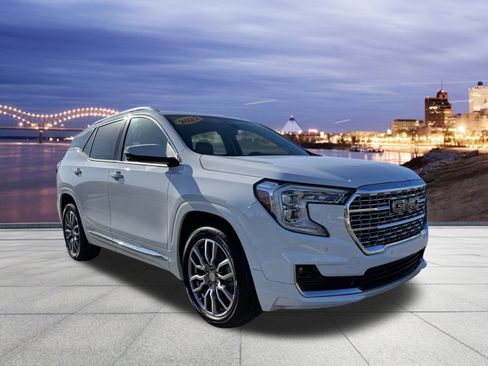 Used 2022 GMC Terrain Denali w/ Denali Premium Package image 4