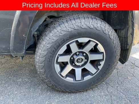 Used 2018 Toyota 4Runner TRD Off-Road AWD/4WD image 4