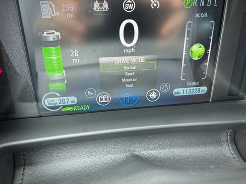 Used 2014 Chevrolet Volt FWD image 39