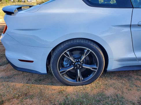 Used 2017 Ford Mustang GT Premium image 22