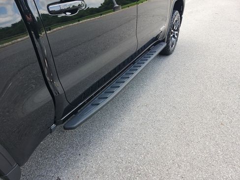 Certified 2024 GMC Sierra 1500 AT4 w/ Technology Package AWD/4WD image 7
