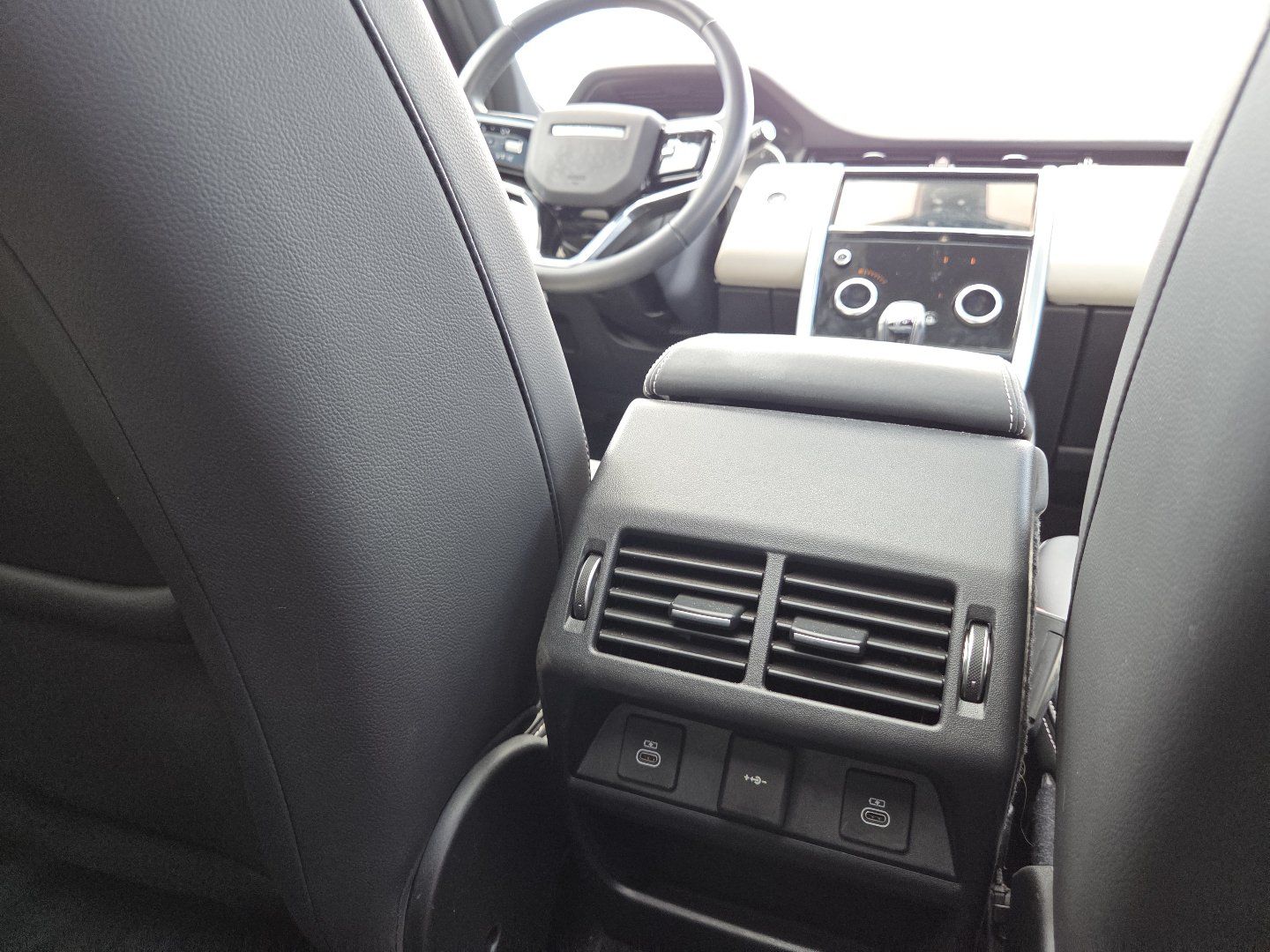Used 2023 Land Rover Discovery Sport SE R-Dynamic AWD/4WD image 27