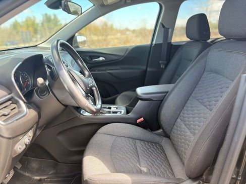 Used 2020 Chevrolet Equinox LT w/ Driver Convenience Package image 10