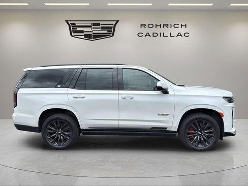 Certified 2023 Cadillac Escalade V w/ LPO, ONYX Package AWD/4WD image 5