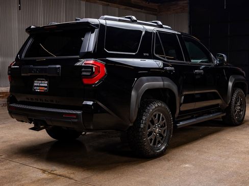 Used 2025 Toyota 4Runner SR5 image 9