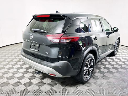 Used 2021 Nissan Rogue SV w/ Premium Package FWD image 3
