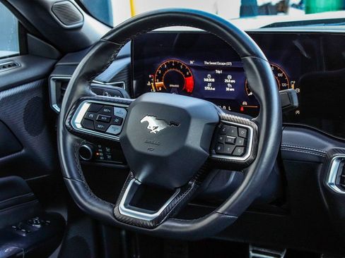 Used 2025 Ford Mustang Premium image 22