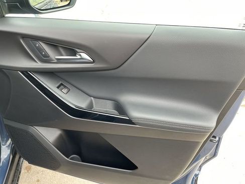 Used 2025 Chevrolet Equinox LT FWD image 16