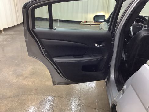 Used 2013 Chrysler 200 Limited image 26