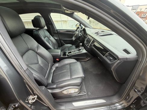 Used 2017 Porsche Macan AWD/4WD image 19