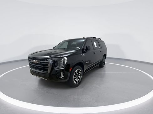 Used 2022 GMC Yukon XL AT4 w/ AT4 Premium Package AWD/4WD image 4