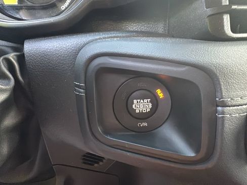 Used 2025 Jeep Wrangler Unlimited Sahara AWD/4WD image 16