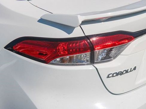 Used 2025 Toyota Corolla SE w/ Convenience Package FWD image 11