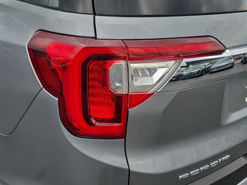 Certified 2023 GMC Acadia SLE w/ Driver Convenience Package FWD image 34
