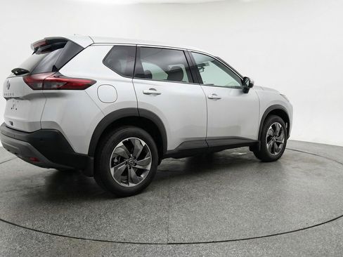 Used 2025 Nissan Rogue SV FWD image 9
