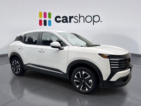 Used 2025 Nissan Kicks SV AWD/4WD image 7