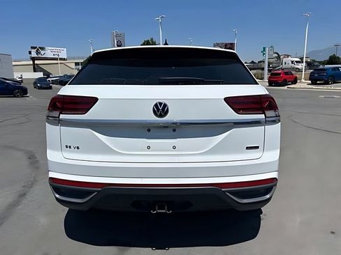Used 2020 Volkswagen Atlas Cross Sport SE w/ Towing Package AWD/4WD image 4