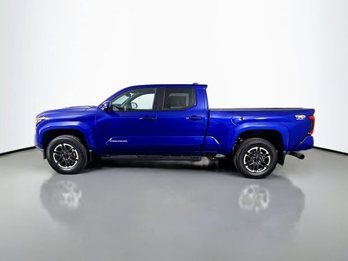 Used 2025 Toyota Tacoma TRD Sport image 4