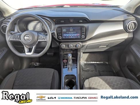 Used 2024 Nissan Kicks SV image 11