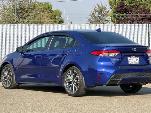 Used 2021 Toyota Corolla SE w/ SE Premium Package FWD image 5