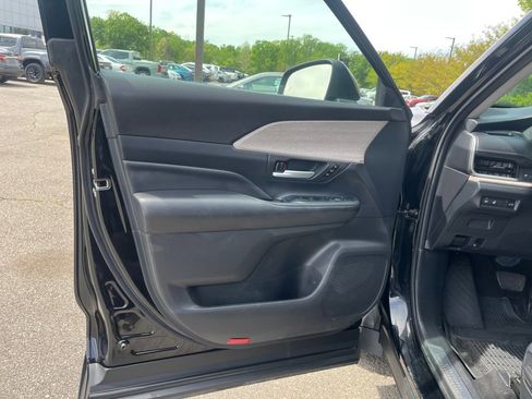 Used 2024 Toyota Grand Highlander Platinum image 35