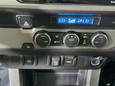 Used 2021 Toyota Tacoma SR5 RWD image 21
