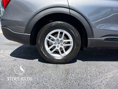 New 2026 Ford Explorer Active RWD image 32