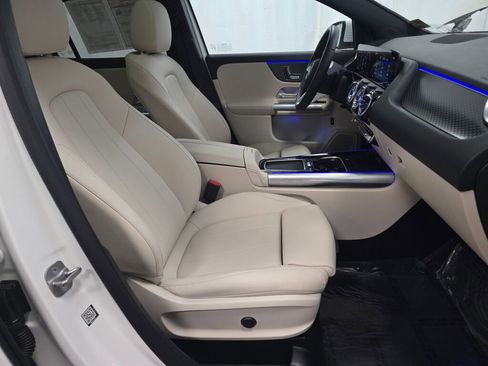 Used 2025 Mercedes-Benz GLA 250 4MATIC image 26