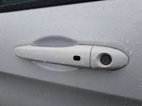 Certified 2023 Jeep Cherokee Altitude Lux image 12