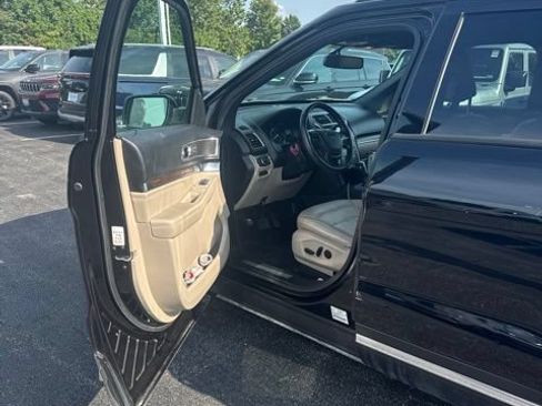 Used 2019 Ford Explorer Limited w/ Class III Trailer Tow Package FWD image 8