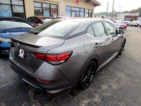 Used 2021 Nissan Sentra SR w/ SR Premium Package image 7
