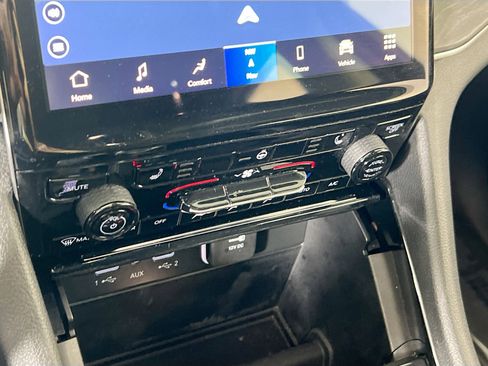 Used 2023 Jeep Grand Cherokee Limited image 16