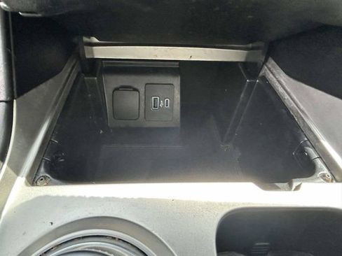 Used 2020 Ford Explorer XLT AWD/4WD image 19