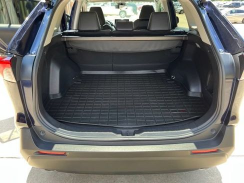 Used 2019 Toyota RAV4 XLE Premium FWD image 14