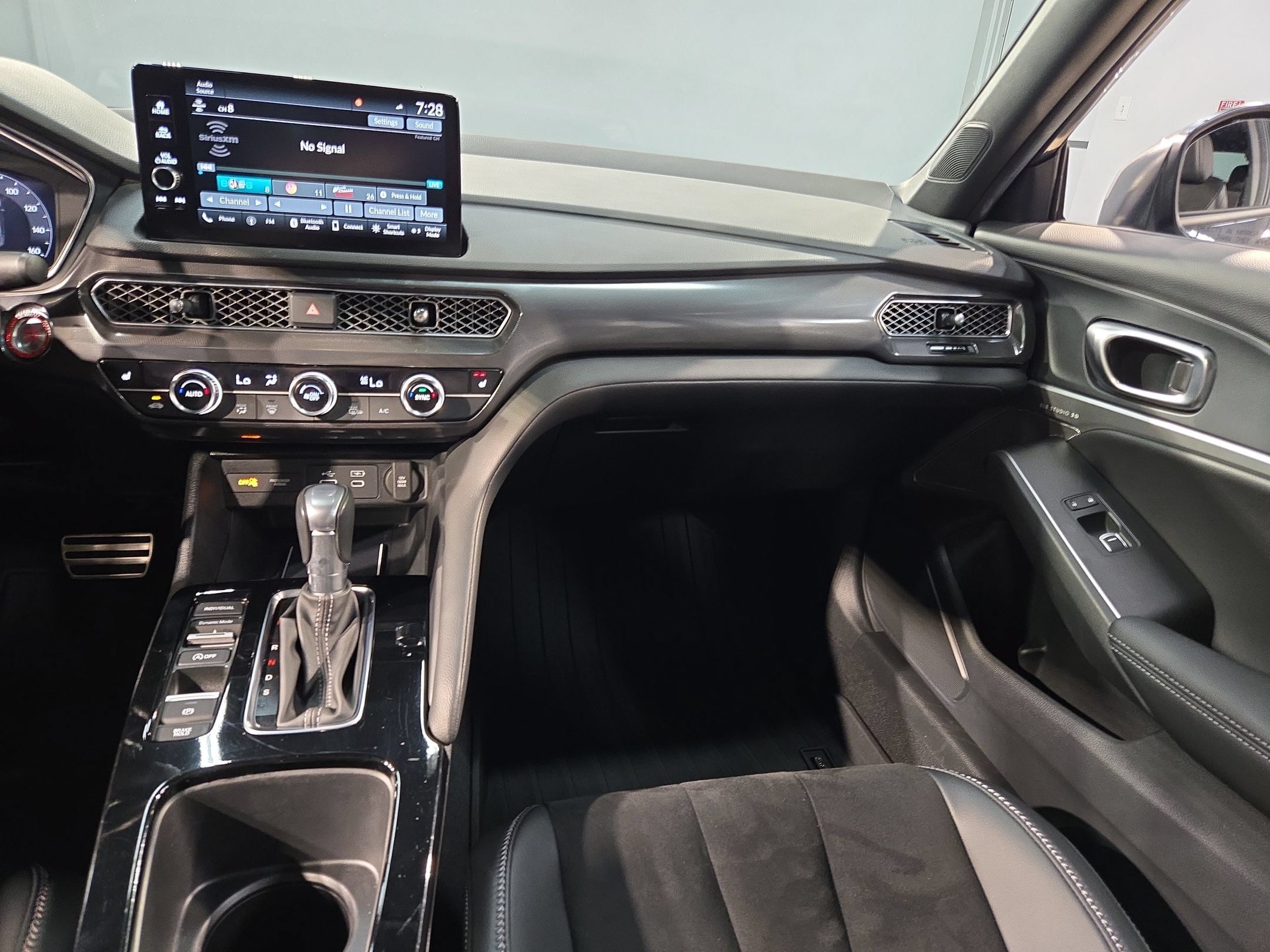 Used 2024 Acura Integra A-Spec w/ Technology Package FWD image 11