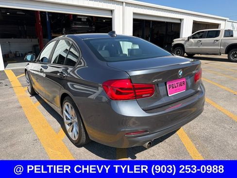 Used 2018 BMW 320i xDrive Sedan AWD/4WD image 3