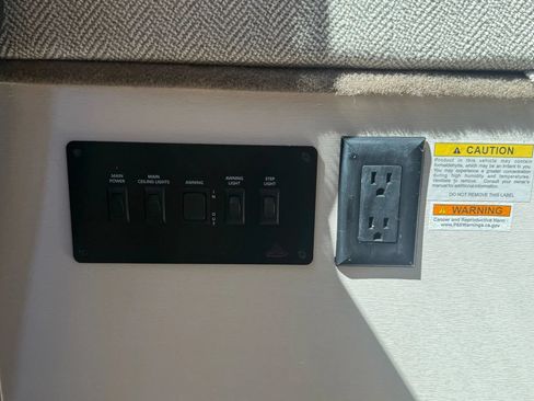 Used 2023 RAM ProMaster 1500 w/ Premium Convenience Group (B) FWD image 59