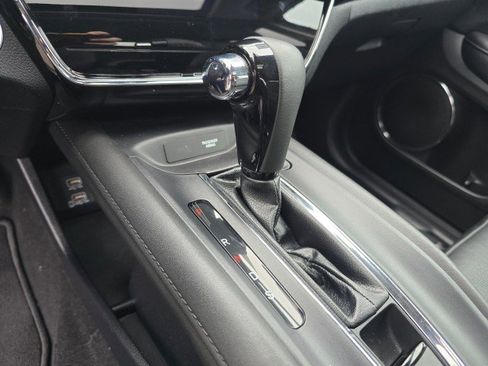 Used 2020 Honda HR-V Touring image 32