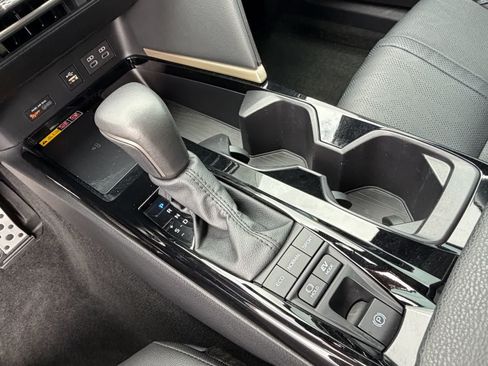 Used 2025 Toyota Camry XSE FWD image 26