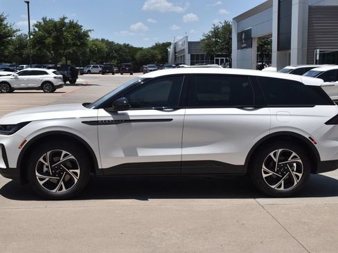 New 2026 Lincoln Nautilus Premier w/ Jet Appearance Package AWD/4WD image 11