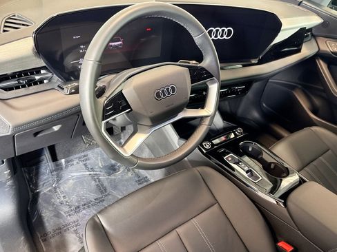 New 2025 Audi Q6 e-tron Premium image 9