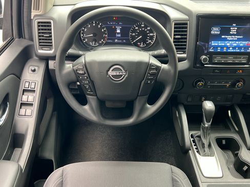 Used 2024 Nissan Frontier SV w/ Technology Package RWD image 14