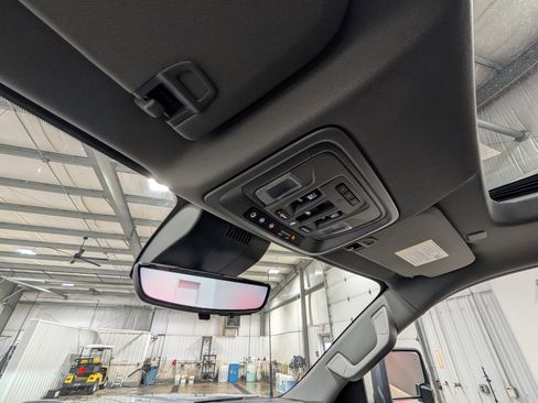 Used 2026 GMC Sierra 3500 Denali w/ Denali Reserve Package image 31