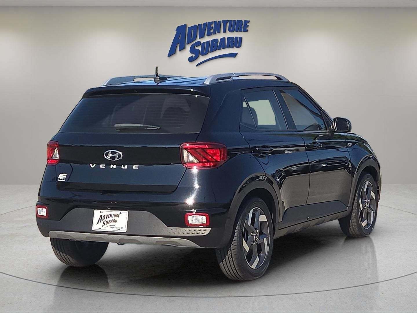 Used 2024 Hyundai Venue SEL FWD image 6
