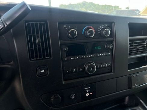 Used 2019 Chevrolet Express 3500 Extended w/ Power Convenience Package RWD image 23
