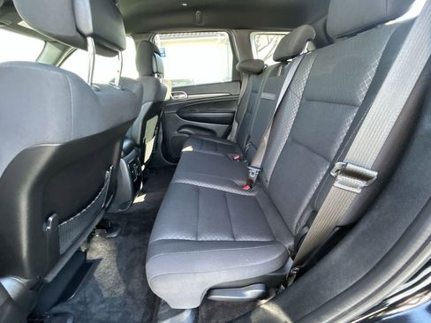 Used 2018 Jeep Grand Cherokee Laredo image 22