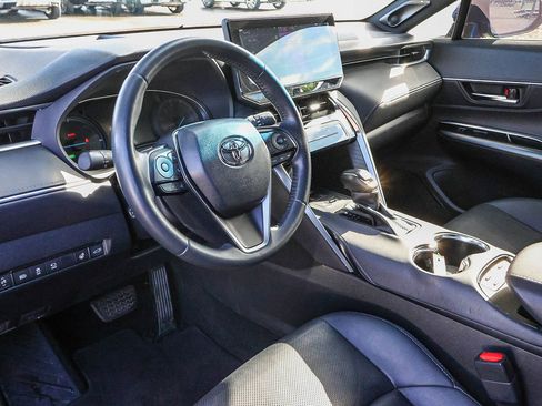 Used 2021 Toyota Venza Limited w/ Advanced Technology Package image 27